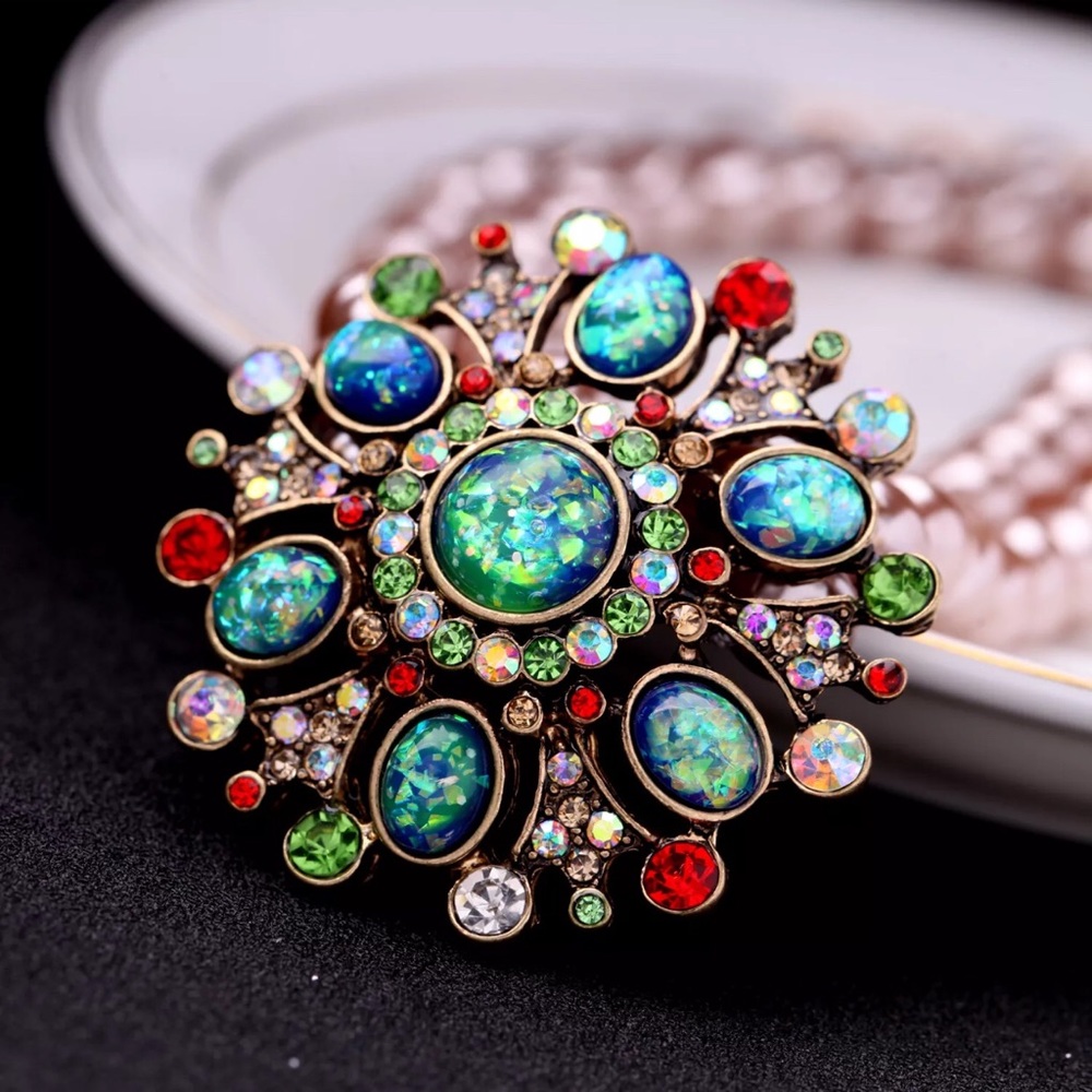 Luxe Antique Styled  Necklace - Picture 6 of 6